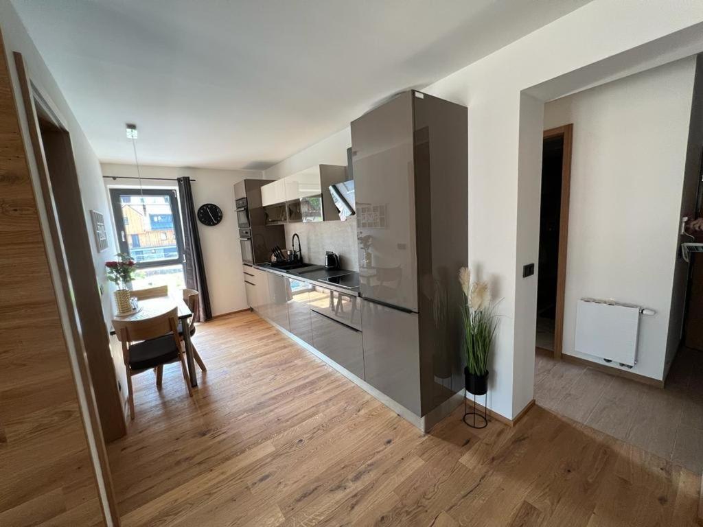 Luxusni Apartman Grand V Centru Harrachova Se Soukromou Mega Terasou, S Privatnim Parkovanim Zdarma, S Moznosti Dobijeni Wallbox Ev A Vyhledem Na Harrachovsky Kostelicek Eksteriør billede