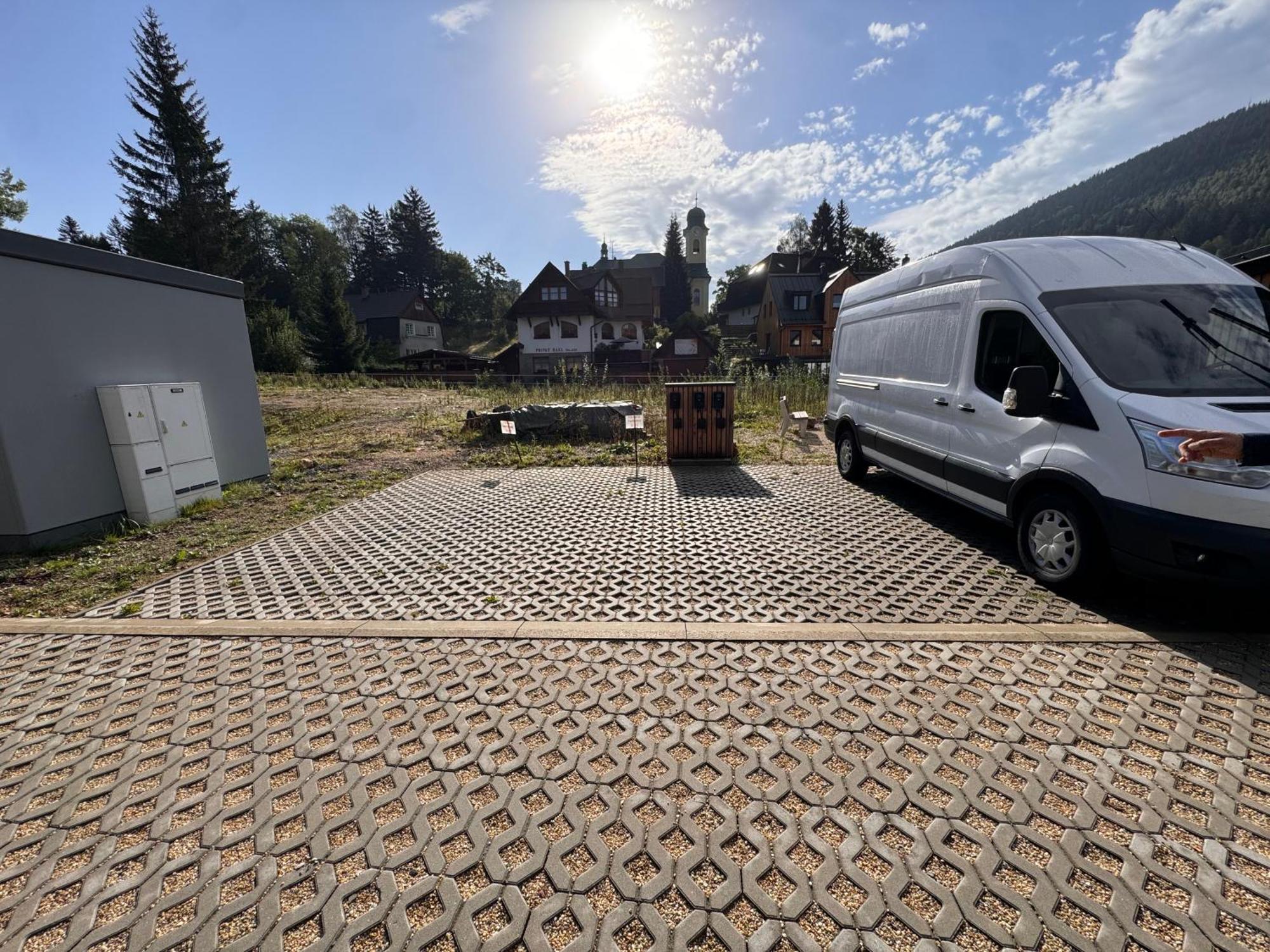 Luxusni Apartman Grand V Centru Harrachova Se Soukromou Mega Terasou, S Privatnim Parkovanim Zdarma, S Moznosti Dobijeni Wallbox Ev A Vyhledem Na Harrachovsky Kostelicek Eksteriør billede