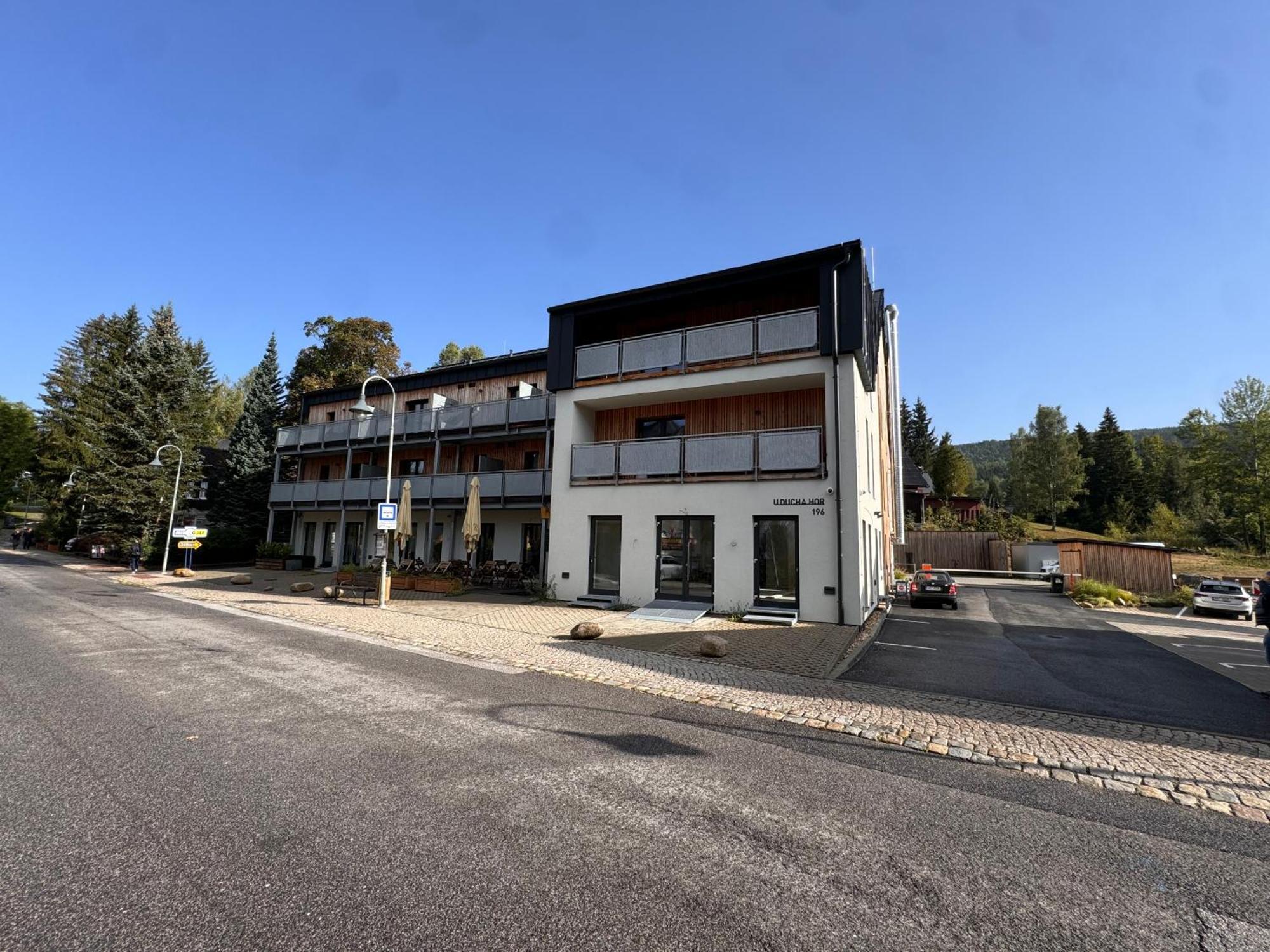 Luxusni Apartman Grand V Centru Harrachova Se Soukromou Mega Terasou, S Privatnim Parkovanim Zdarma, S Moznosti Dobijeni Wallbox Ev A Vyhledem Na Harrachovsky Kostelicek Eksteriør billede